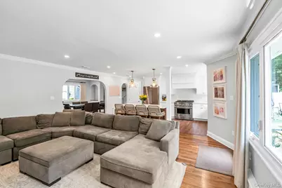 31 Jane Drive, North Babylon, NY 11703 - Photo 8