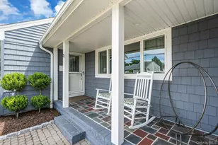 31 Jane Dr, North Babylon, NY 11703 - Photo 4