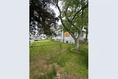 17 Mound Street, Lindenhurst, NY 11757 - Photo 12