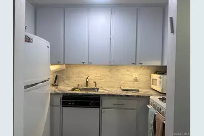 601 Chestnut Street #A-15, Cedarhurst, NY 11516 - Photo 14