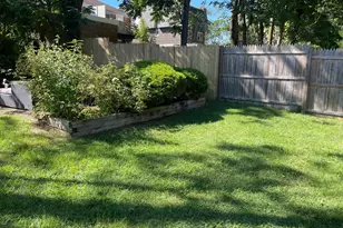 14 Linden St, Great Neck, NY 11021 - Photo 10