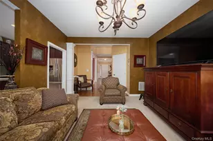 7 Bainbridge Pl, Newburgh, NY 12550 - Photo 12