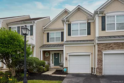 7 Bainbridge Place #404, Newburgh, NY 12550 - Photo 2