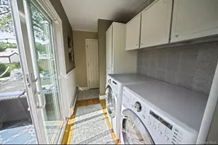7 Resiak Ct, Holbrook, NY 11741 - Photo 10