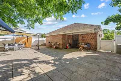 6907 Little Neck Parkway, Glen Oaks, NY 11004 - Photo 26