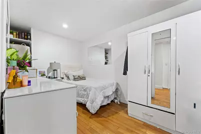 6907 Little Neck Parkway, Glen Oaks, NY 11004 - Photo 22