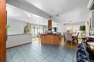 69-07 Little Neck Pkwy, Glen Oaks, NY 11004 - Photo 10