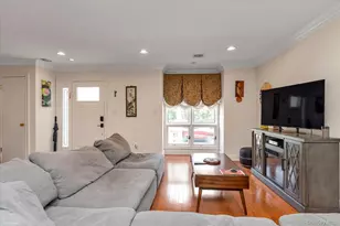 150 I U Willets Rd, Albertson, NY 11507 - Photo 4
