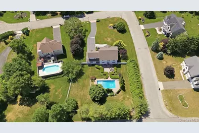 2 Mercedes Court, Patchogue, NY 11772 - Photo 50