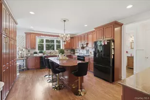 2 Mercedes Ct, Patchogue, NY 11772 - Photo 12