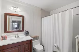 2 Mercedes Ct, Patchogue, NY 11772 - Photo 32