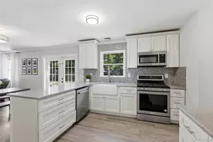 9 Northumberland Dr, Shoreham, NY 11786 - Photo 14