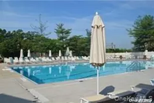 12-29 Diane Pl, Bayside, NY 11360 - Photo 32