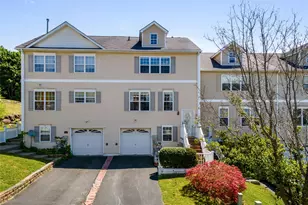 21 Evan Ct, Middletown, NY 10940 - Photo 2