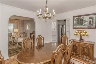 98 Arkansas Dr, Valley Stream, NY 11580 - Photo 6