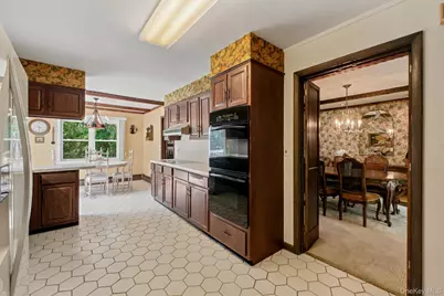 133 Westlake Drive, Valhalla, NY 10595 - Photo 14