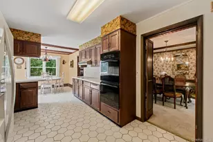 133 Westlake Dr, Valhalla, NY 10595 - Photo 14
