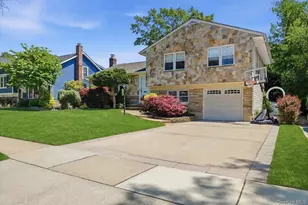 33 Pell Terrace, Garden City, NY 11530 - Photo 2