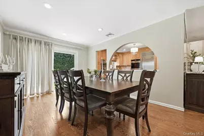 33 Pell Terrace, Garden City, NY 11530 - Photo 8