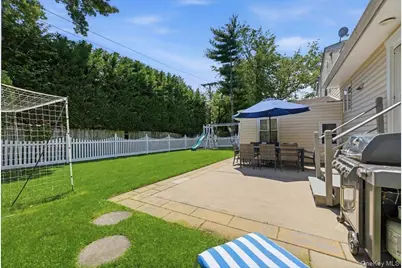33 Pell Terrace, Garden City, NY 11530 - Photo 34