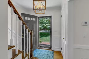 14 Hawks Nest Rd, Stony Brook, NY 11790 - Photo 2