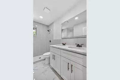 370 Chelsea Avenue, West Babylon, NY 11704 - Photo 16