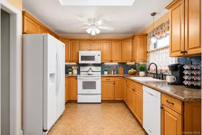 119 Stuyvesant Drive, Port Jefferson Station, NY 11776 - Photo 4