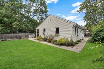 57 1st Street, Hicksville, NY 11801 - Photo 4