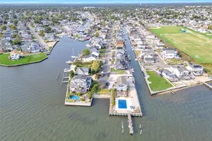 998 Pacific St, Lindenhurst, NY 11757 - Photo 30