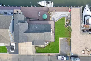 998 Pacific St, Lindenhurst, NY 11757 - Photo 32