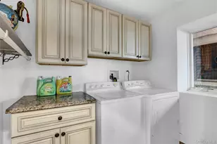 998 Pacific St, Lindenhurst, NY 11757 - Photo 24
