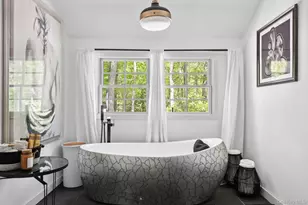 12 N Quarter Rd, Westhampton, NY 11977 - Photo 2