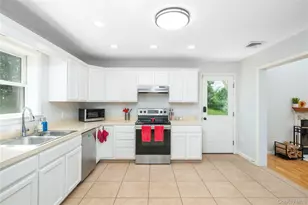 22 Elm Rd, Lake Peekskill, NY 10537 - Photo 4