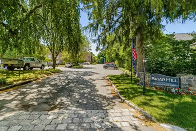 225 Schrade Road #1E, Briarcliff Manor, NY 10510 - Photo 2