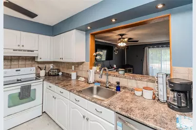 1505 Chelsea Cove S, Hopewell Junction, NY 12533 - Photo 2