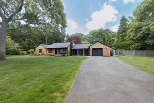 19 Groveland Ave, East Quogue, NY 11942 - Photo 8