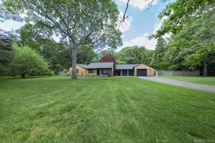 19 Groveland Ave, East Quogue, NY 11942 - Photo 10