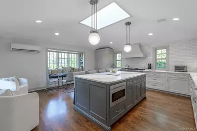 47 Whistler Road, Manhasset, NY 11030 - Photo 10