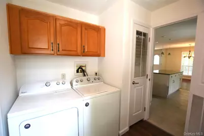 1661 Old Country Road #516, Riverhead, NY 11901 - Photo 12
