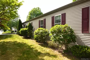 1661 Old Country Rd, Riverhead, NY 11901 - Photo 24