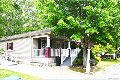 1661 Old Country Road #516, Riverhead, NY 11901 - Photo 2