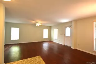 1661 Old Country Rd, Riverhead, NY 11901 - Photo 6