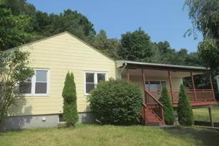 33 Meadow Ave, Chester, NY 10918 - Photo 2
