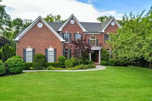 32 Rolling Ridge Rd, White Plains, NY 10605 - Photo 2