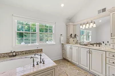 32 Rolling Ridge Road, White Plains, NY 10605 - Photo 18