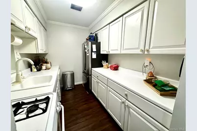 218 Pointe Circle #218, Coram, NY 11727 - Photo 6