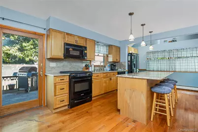 42 Buchanan Avenue, Amityville, NY 11701 - Photo 6