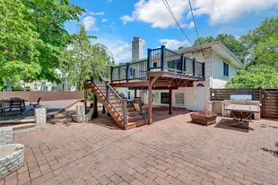 33 Country Village Lane, Manhasset Hills, NY 11040 - Photo 32