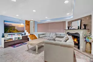 33 Country Village Ln, Manhasset Hills, NY 11040 - Photo 22