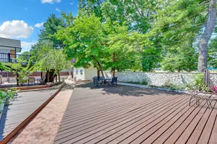 33 Country Village Ln, Manhasset Hills, NY 11040 - Photo 30